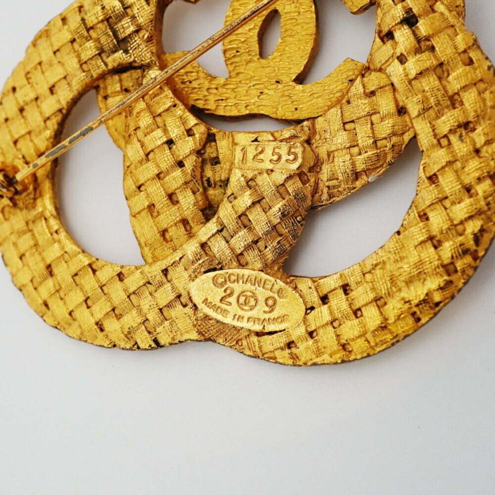 CHANEL Authentic Gold Logo Brooch - Picture 4 of 8